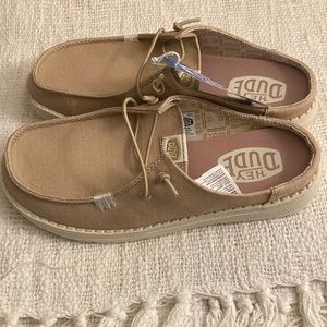 Hey Dude ladies Wendy tan slip ons. Size 6